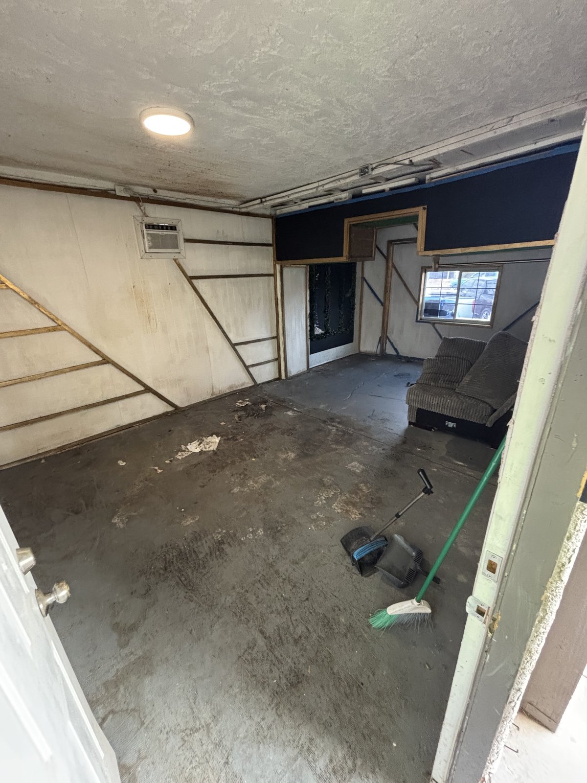 Clean space after junk removal